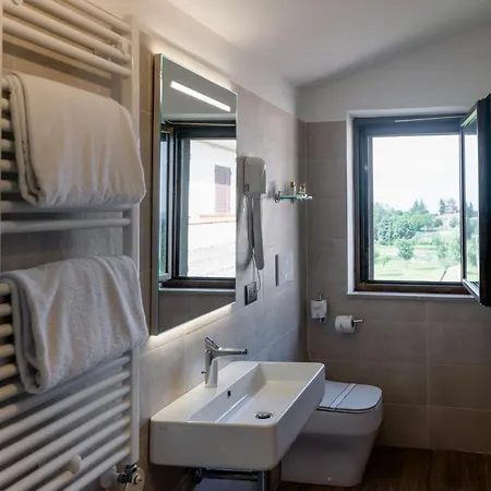 Hotel La Scottiglia 2*