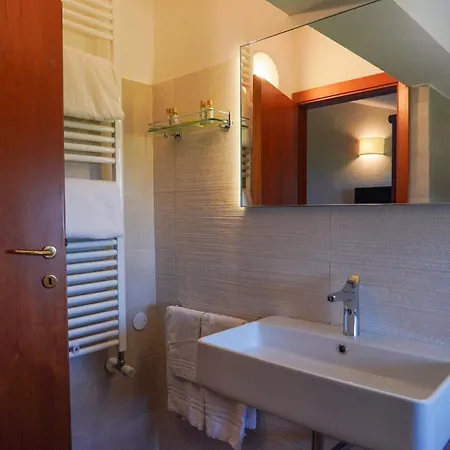 Hotel La Scottiglia 2*